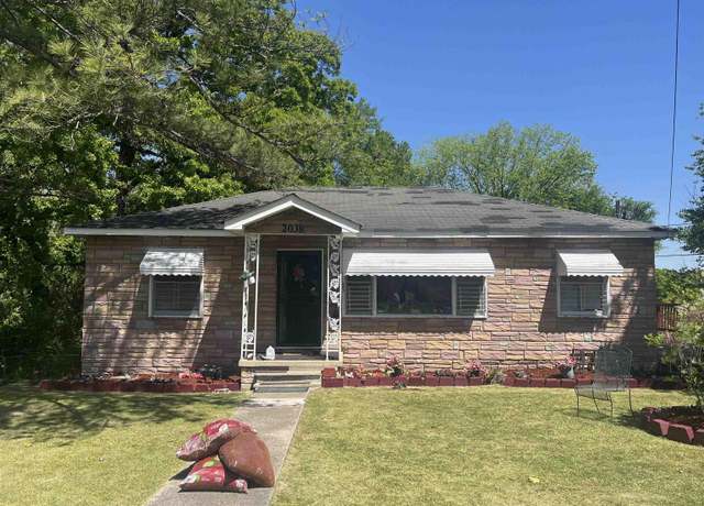 Property at 2038 Woodrow Dr, Tarrant, AL 35217, 3 beds, 2 baths