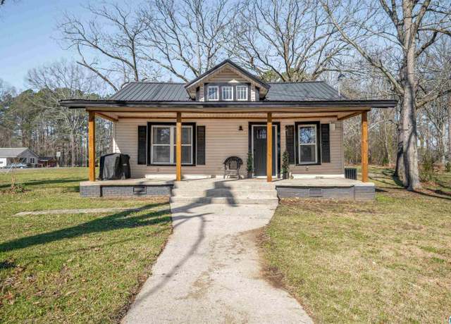 Property at 1109 Central Ave, Gadsden, AL 35904, 3 beds, 1 bath