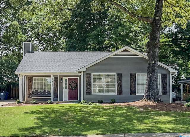 Property at 2806 Saint Patrick Pl N, Helena, AL 35080, 3 beds, 2 baths