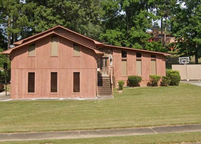 Property at 1137 Circle Trl, Birmingham, AL 35214, 4 beds, 2 baths