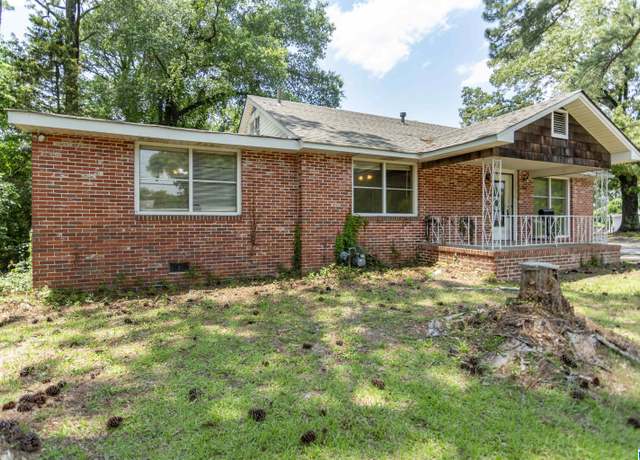 Property at 1072 Linthicum St, Tarrant, AL 35217, 5 beds, 1.5 baths