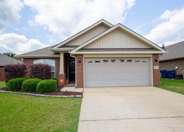 Property at 104 Southfield Dr, Alabaster, AL 35007, 3 beds, 2 baths