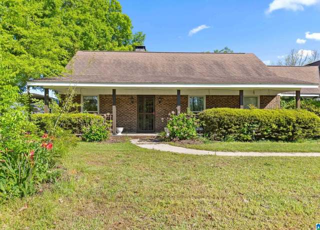 Property at 4949 S Shades Crest Rd, Helena, AL 35022, 3 beds, 2 baths