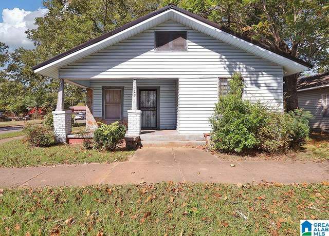 Property at 129 W 22nd St, Anniston, AL 36201, 3 beds, 2 baths