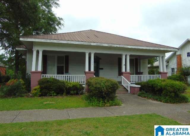 Property at 406 6th St N, Clanton, AL 35045, 3 beds, 2 baths