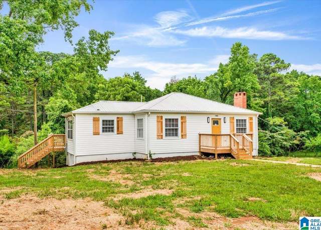 Property at 1818 Hillcrest Rd NE, Center Point, AL 35215, 4 beds, 2.5 baths