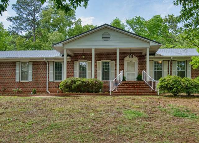 Property at 1600 Elizabeth St, Anniston, AL 36207, 4 beds, 2 baths