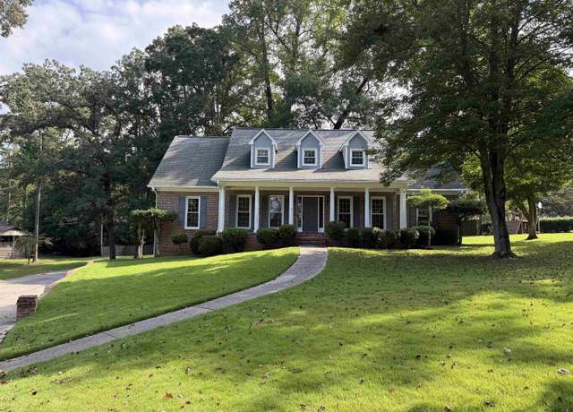 Property at 2516 Old Oak Cir, Vestavia, AL 35243, 5 beds, 5 baths