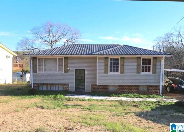 Property at 425 Brookview Dr, Talladega, AL 35160, 3 beds, 1 bath