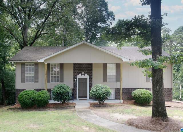 Property at 2732 Windcrest Cir, Gardendale, AL 35071, 3 beds, 2 baths