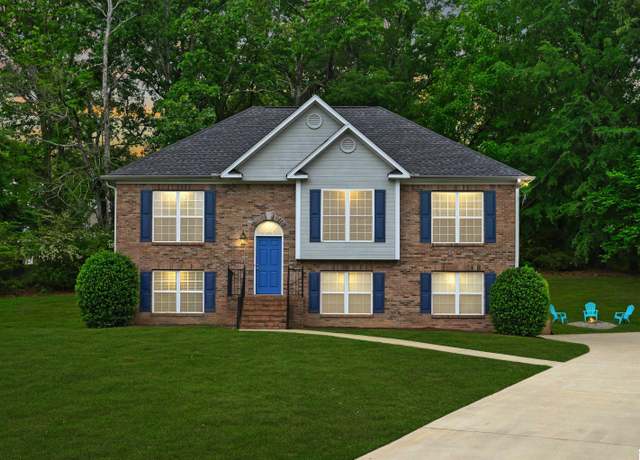 Property at 1015 Hickory Cir, Moody, AL 35004, 4 beds, 3 baths