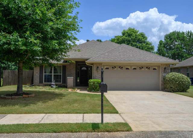 Property at 301 Vincent St, Alabaster, AL 35007, 4 beds, 2 baths