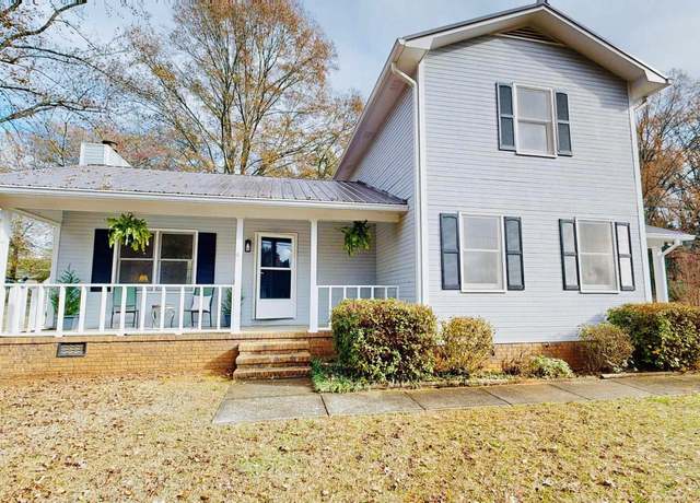 Property at 29 Hunter Dr, Anniston, AL 36207, 3 beds, 2.5 baths