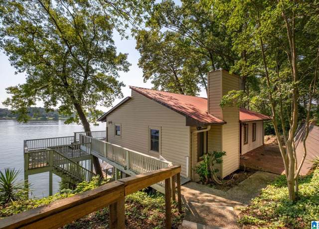 Property at 417 Sunset Dr W, Talladega, AL 35160, 3 beds, 2 baths