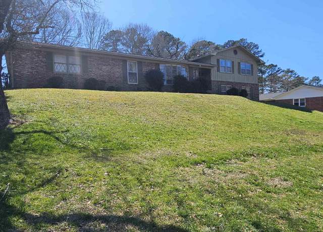 Property at 408 Cherokee Trl, Anniston, AL 36206, 4 beds, 3 baths