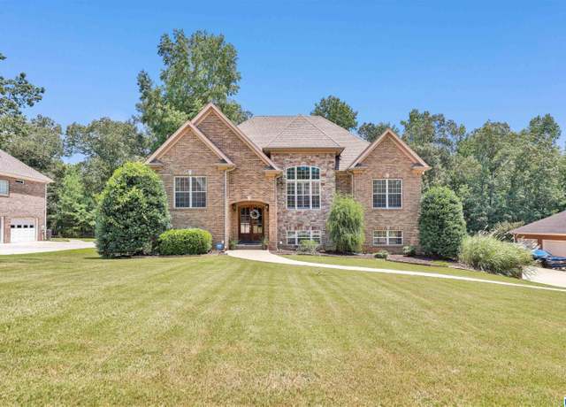 Property at 2524 Oakleaf Cir, Helena, AL 35022, 4 beds, 3 baths