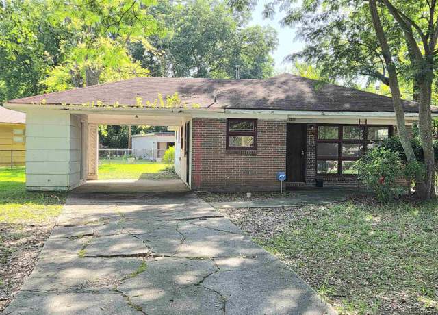 Property at 2820 Wesley Ave SW, Birmingham, AL 35211, 3 beds, 1 bath