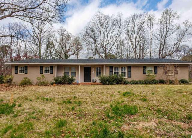 Property at 204 Dogwood Rd, Sylacauga, AL 35150, 3 beds, 2 baths