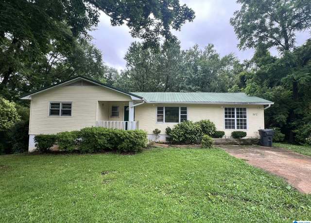 Property at 802 Wana Ave, Weaver, AL 36277, 3 beds, 2 baths