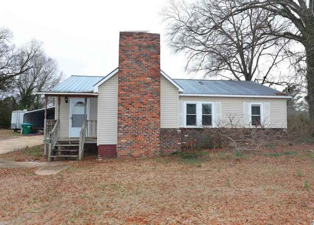 Property at 281 Jones St, Lincoln, AL 35096, 5 beds, 2 baths