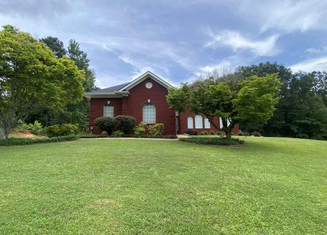 Property at 1237 Buena Vista Dr, Sylacauga, AL 35151, 4 beds, 3.5 baths
