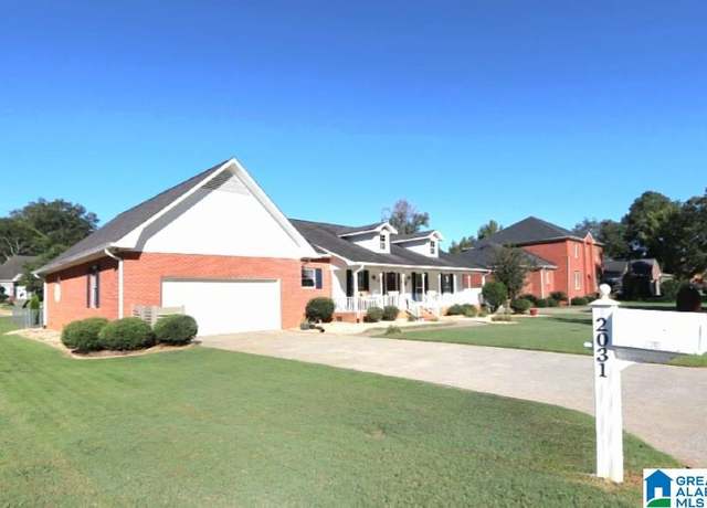 Property at 2031 Arrowhead Dr, Sylacauga, AL 35150, 3 beds, 2.5 baths