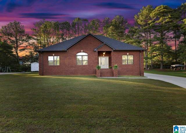 Property at 604 Magnolia Ave, Oneonta, AL 35121, 3 beds, 2 baths