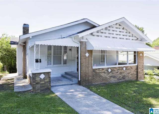 Property at 1719 Mountain Dr, Birmingham, AL 35217, 3 beds, 1 bath
