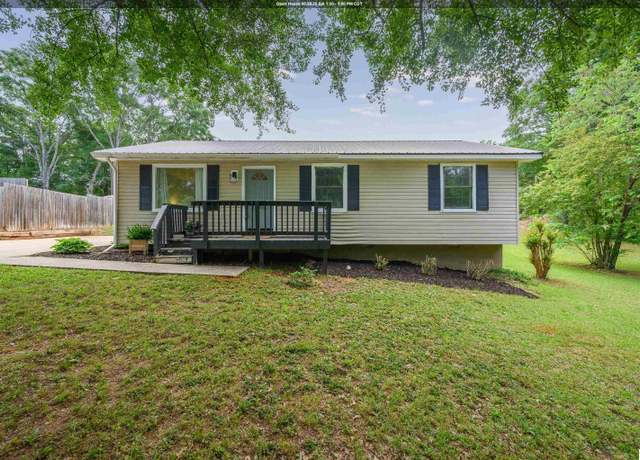 Property at 137 Hill Ave, Sylacauga, AL 35150, 3 beds, 1 bath
