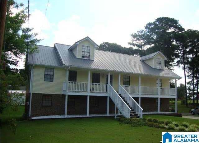 Property at 713 12th Ln, Pleasant Grove, AL 35127, 5 beds, 3 baths