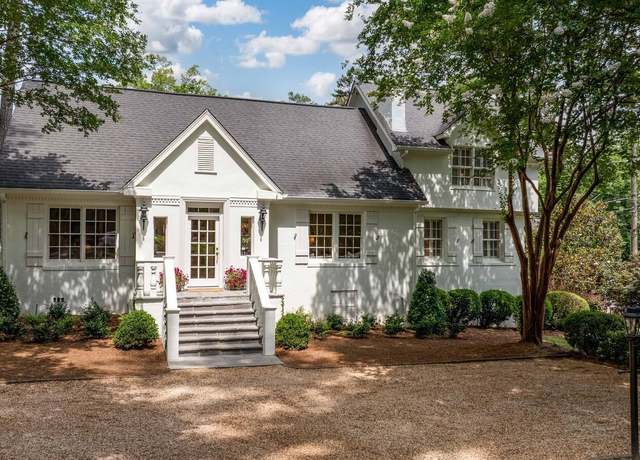 Property at 2 Clubview Dr, Mountain Brook, AL 35223, 4 beds, 3.5 baths