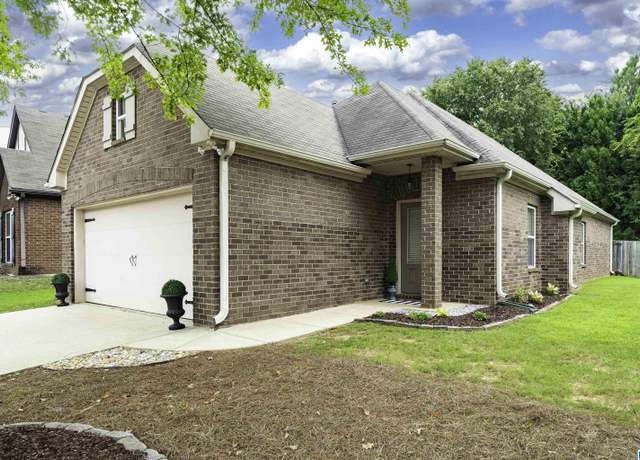 Property at 249 Oxmoor Pl, Birmingham, AL 35211, 3 beds, 2 baths