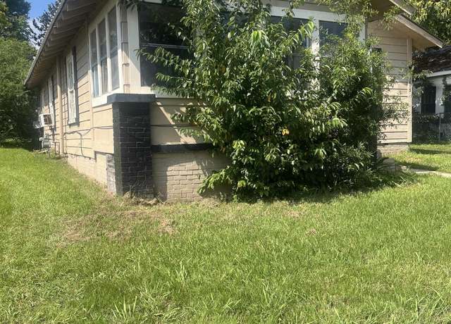 Property at 2815 Waters Ave, Gadsden, AL 35904, 2 beds, 2 baths