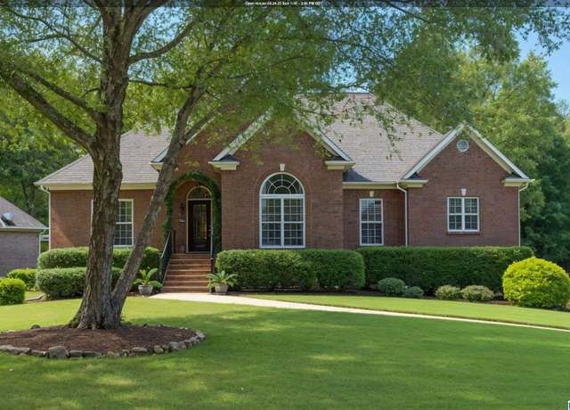 Property at 224 Oak Forest Dr, Pelham, AL 35124, 4 beds, 3 baths