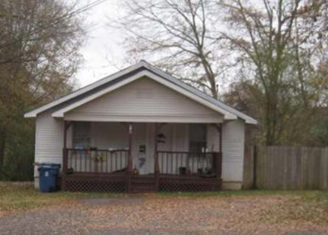 Property at 314 Tarver St SE, Jacksonville, AL 36265, 5 beds, 2 baths