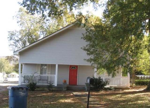 Property at 200 Church Ave SE, Jacksonville, AL 36265, 3 beds, 1 bath