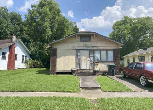 Property at 1625 Alabama Ave SW, Birmingham, AL 35211, 2 beds, 2 baths