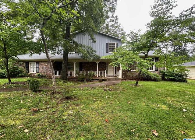 Property at 2341 Regent Ln, Hoover, AL 35226, 4 beds, 2.5 baths