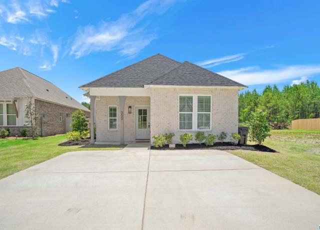 Property at 350 Shiloh Creek Dr, Calera, AL 35040, 3 beds, 2 baths