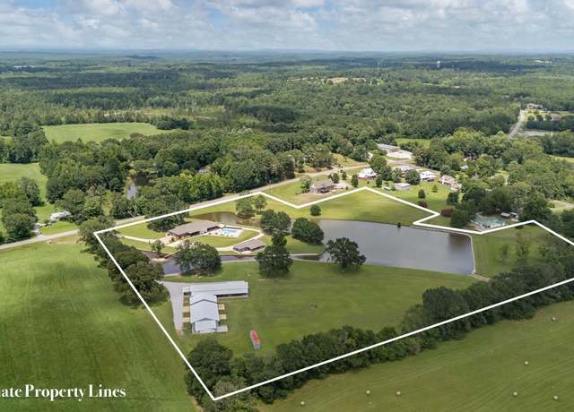 Property at 9524 County Road 42, Jemison, AL 35085, 4 beds, 4 baths