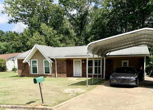 Property at 3108 E 50th St, Tuscaloosa, AL 35405, 3 beds, 1.5 baths
