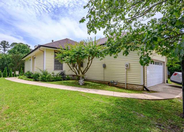 Property at 181 Southpointe Dr, Homewood, AL 35209, 3 beds, 2 baths