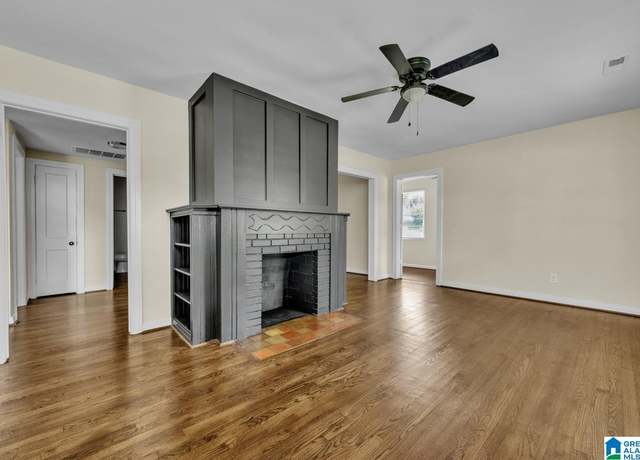 Property at 741 Center Pl SW, Birmingham, AL 35211, 3 beds, 1 bath