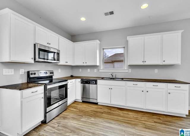 Property at 185 White Oak Cir, Lincoln, AL 35096, 4 beds, 2 baths