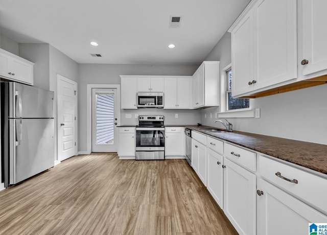 Property at 185 White Oak Cir, Lincoln, AL 35096, 4 beds, 2 baths