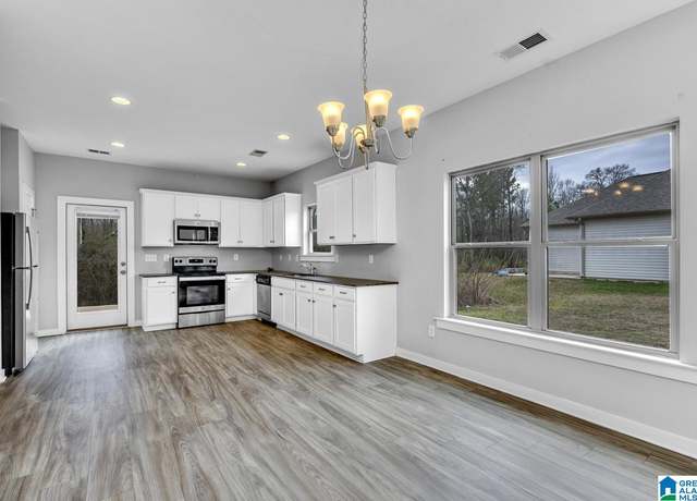 Property at 185 White Oak Cir, Lincoln, AL 35096, 4 beds, 2 baths