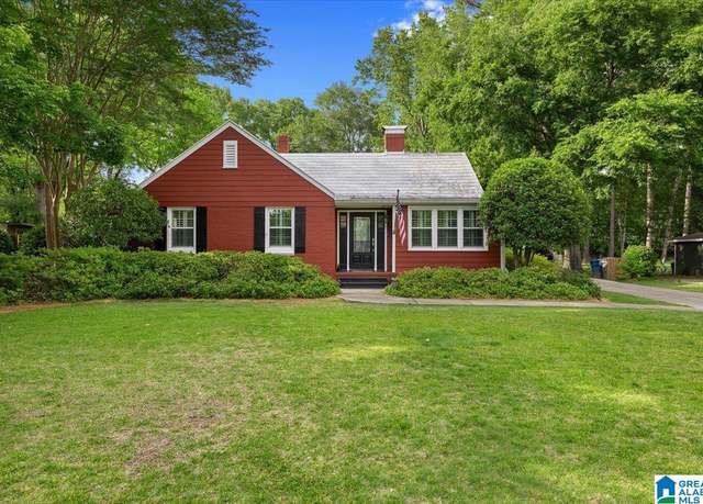 Property at 114 Lake St, Trussville, AL 35173, 4 beds, 2.5 baths