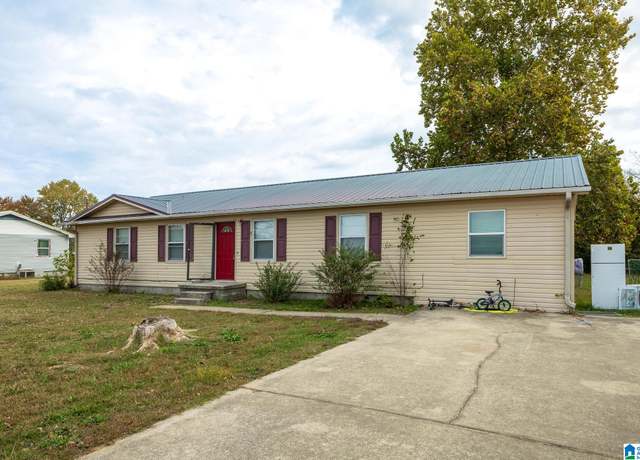 Property at 185 Monroe Nunley Rd, Hazel Green, AL 35750, 5 beds, 2 baths