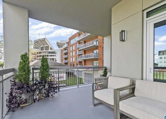 Property at 1150 8th St #314, Tuscaloosa, AL 35401, 1 bed, 1.5 baths