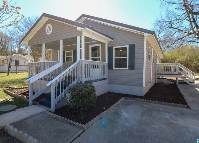 Property at 705 17th St S, Pell City, AL 35128, 2 beds, 1 bath